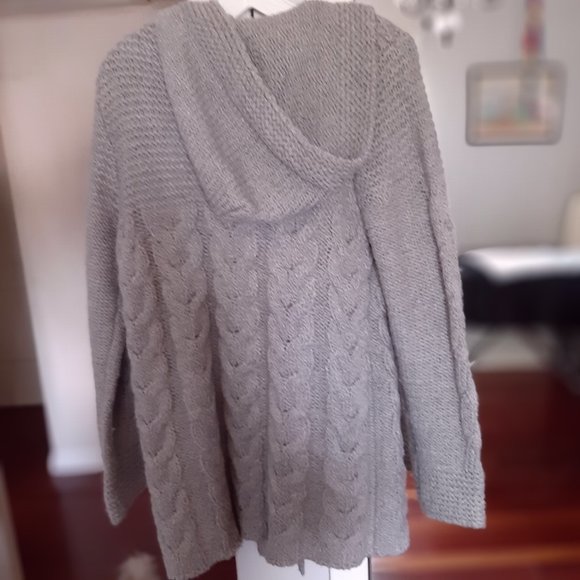 BCBGMaxAzaria Cable Knit Cardigan - Medium - Picture 6 of 6